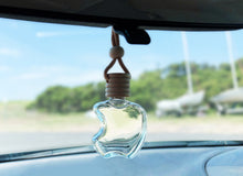 Load image into Gallery viewer, Car Diffuser by Pium Candles
